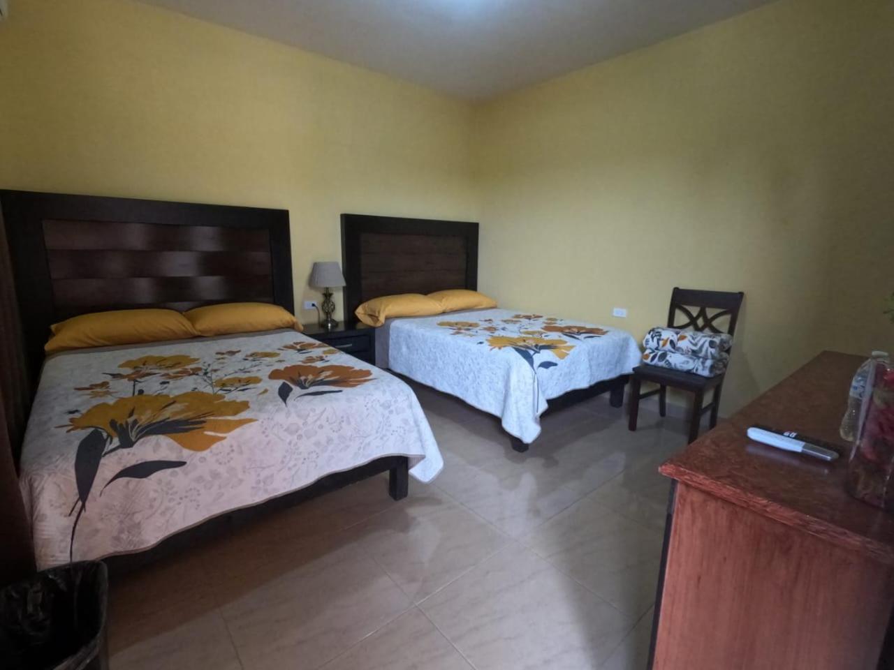 Hotel Prado'S Puerto San Carlos 외부 사진